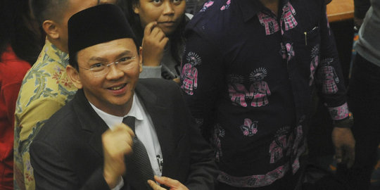 Ahok sahkan UMP DKI 2015 Rp 2,7 juta