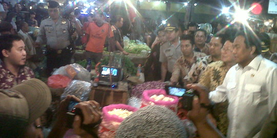 Mendag Rahmat Gobel sidak pasar, pedagang curhat harga mahal