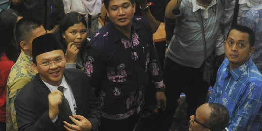 Hari ini, Ahok dilantik Jokowi sebagai gubernur DKI di Istana