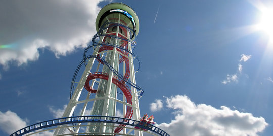 Roller coaster tertinggi di dunia ini dijamin bikin gemetar