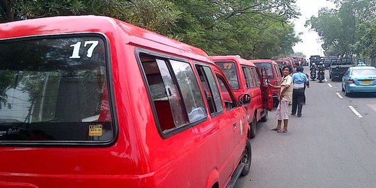 BBM naik, angkot di Kabupaten Bandung mogok operasi