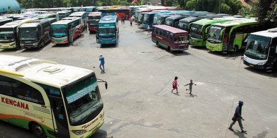 Angkot di Terminal Lebak Bulus naikkan tarif angkutan Rp 1.000