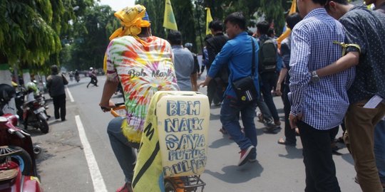 Aksi ratusan mahasiswa Kediri tolak kenaikan harga BBM