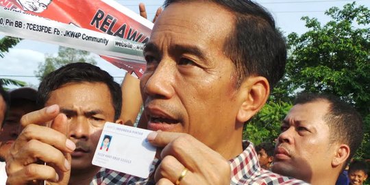 Pencetakan tahap awal 3 kartu Jokowi lewat penunjukan langsung