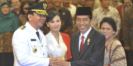 Momen pelantikan Ahok jadi Gubernur DKI Jakarta