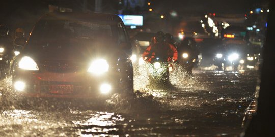 Drainase buruk, Jalan Dewi Sartika Ciputat banjir