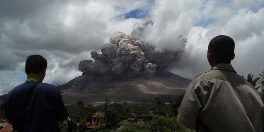 Letusan gunung Sinabung bisa perlambat global warming