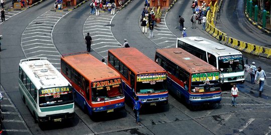 Pemerintah tekan agar tarif angkutan umum tidak melonjak