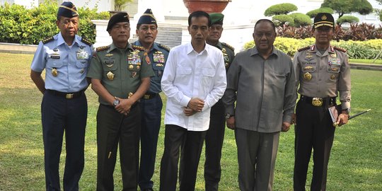 Jokowi pantau bentrok TNI vs Polri di Batam hingga dini hari