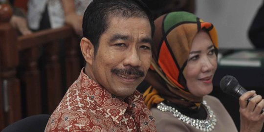 Wali Kota Palembang dan istri bersama-sama jalani sidang perdana