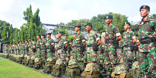 Anggota Kostrad amankan 3.000 botol miras dari Malaysia