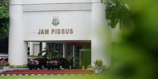 Ditanya kasus Surya Paloh, Jaksa Agung Prasetyo terdiam sejenak