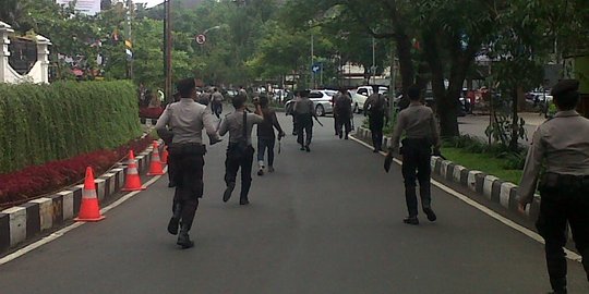 Demo tolak BBM naik, HMI & Polisi bentrok di Gedung DPRD Jabar