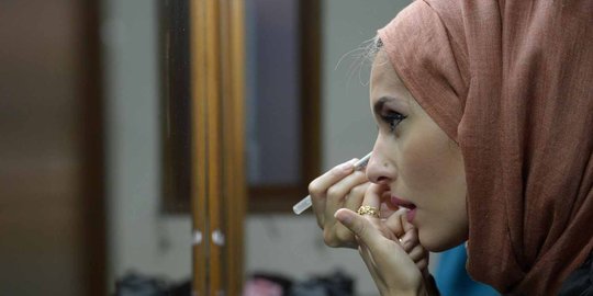 Mengintip kegiatan kontestan Miss World Muslimah di ruang ganti