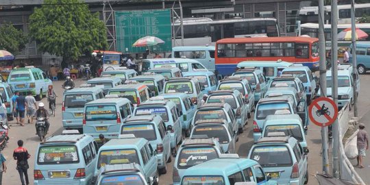 Di DKI, ongkos pelajar tetap, penumpang umum naik Rp 1.000