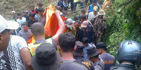 Longsor di Bandung Barat, bocah 5 tahun tewas tertimbun