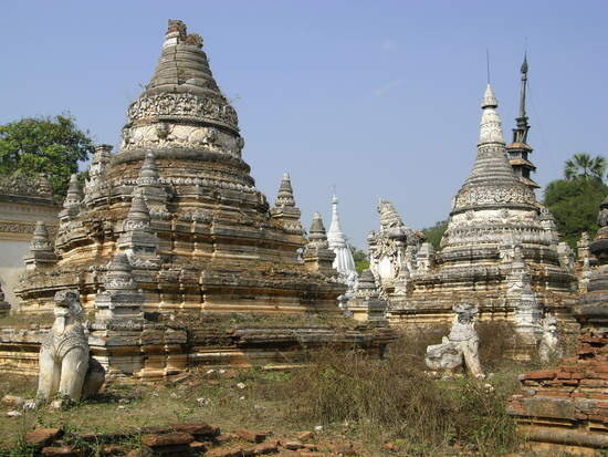pagoda ular hmwe payar di myanmar