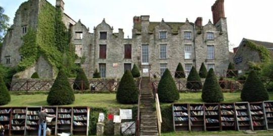 Hay-on-Wye, kota sejuta buku di perbatasan Inggris
