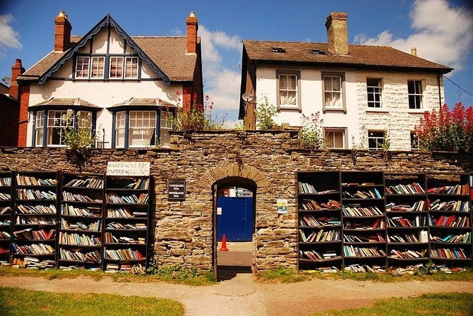 kota buku hay on wye di inggris