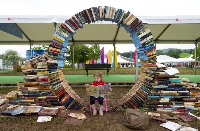 kota buku hay on wye di inggris