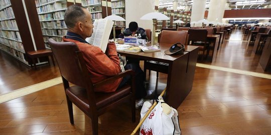 Di China, gelandangan dan pemulung rajin baca buku di perpus