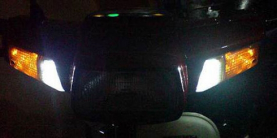 Tips memeriksa kerusakan pada lampu sein motor