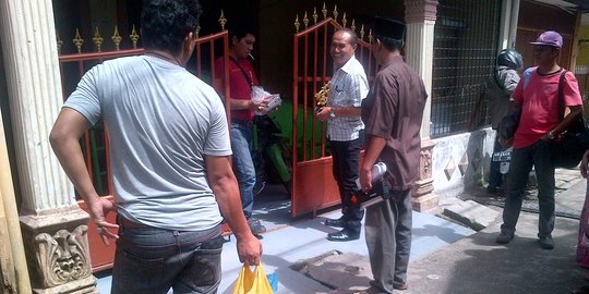 Pekerja warung ayam penyet tewas dengan usus terburai 