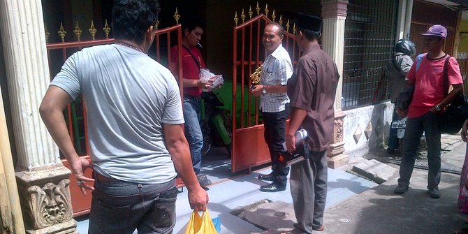 Pekerja warung ayam penyet tewas dengan usus terburai 