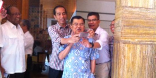 Seberapa gandrung orang Indonesia dengan selfie?