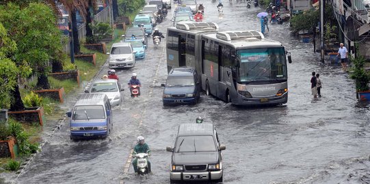 Usai hujan, Jakarta dikepung banjir