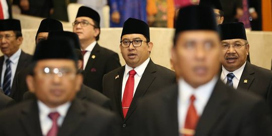 Fadli: Jokowi jangan banyak omong, coba tenggelamkan kapal asing