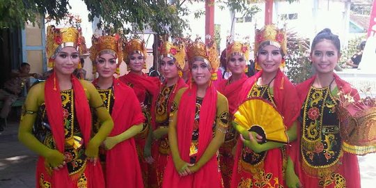 1.200 Penari Gandrung minta ampun di Pantai Boom Banyuwangi
