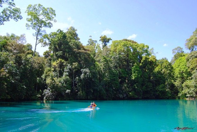 danau labuan cermin kalimantan timur