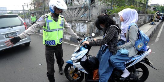 Terjaring Operasi Zebra sejumlah pelajar di Kediri mewek