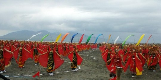 gandrung wanita pertama rev3