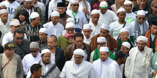 Cuma di Jakarta ada gubernur tandingan buatan FPI