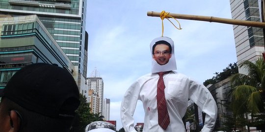 tusuk boneka ahok rev1