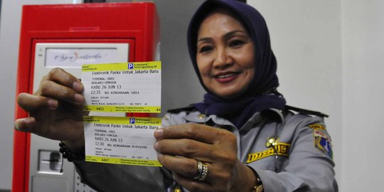 Desember, 6 lokasi parkir meter pakai e-money