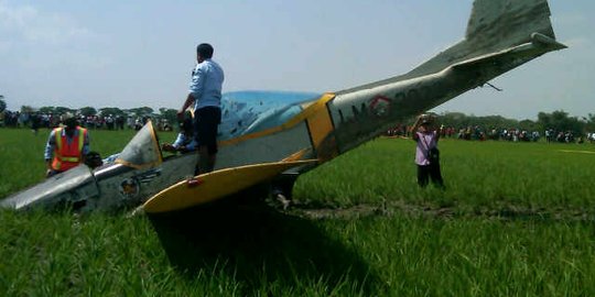 Pesawat Elang jatuh di Pantai Kema Minahasa Utara