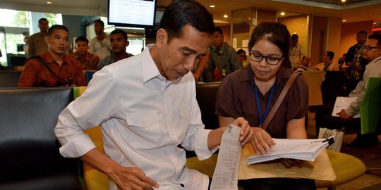 Blusukan, Jokowi sumbang warga Tambak Lorok Semarang Rp 300 juta