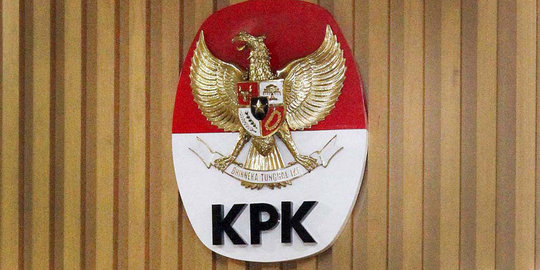 KPK bawa mesin buat hitung uang tunai di rumah Fuad Amin 