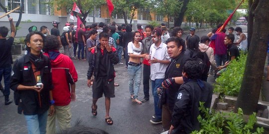 Demo BBM di Jalan Diponegoro ricuh, delapan mahasiswa ditangkap