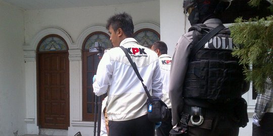 Sulit buka brankas, penggeledahan rumah Fuad Amin lama