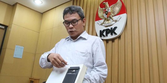 Jubir KPK Johan Budi bantah penetapan tersangka Boediono