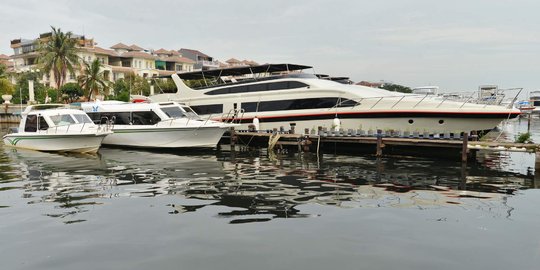 Deretan speedboat mewah bersandar di Dermaga Marina Ancol