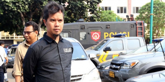 Ngomongin pemerintah, twitter Ahmad Dhani kena suspend?