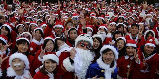 Kemeriahan Festival Tokyo Santa Run sejauh 2,5 kilometer