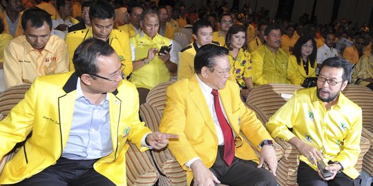 Cerita-cerita lucu Munas Golkar tandingan bikin Prabowo ngakak