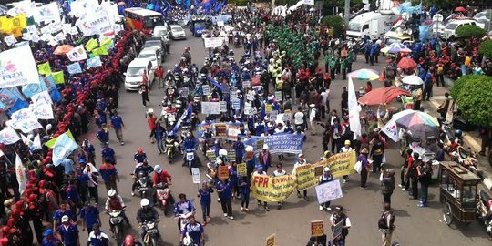 Demo tuntut UMR Rp 3 juta, buruh minta polisi tutup Bundaran HI