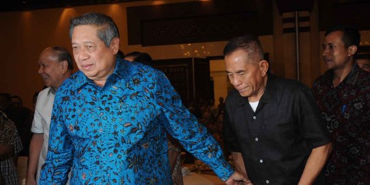 SBY: Tetap netral, Demokrat tak akan merapat ke KIH